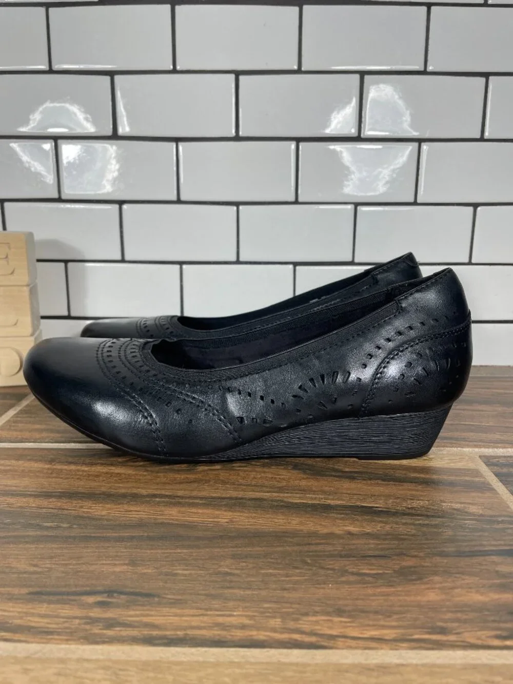 Rockport Cobb Hill Judson Perf Shoes Womens 8.5 Wide Black Leather Pumps Heels